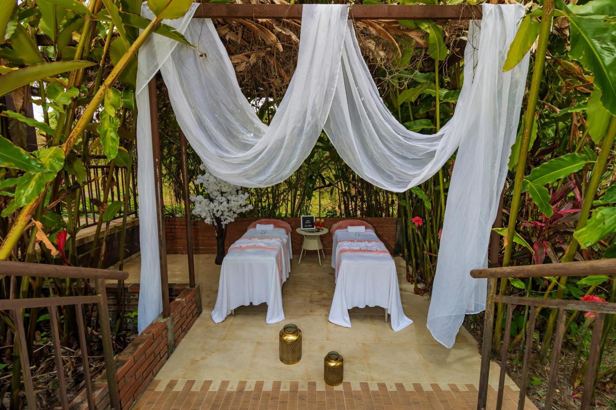 Nq Hotel Orinoquia Granja Campo Alegre エクステリア 写真