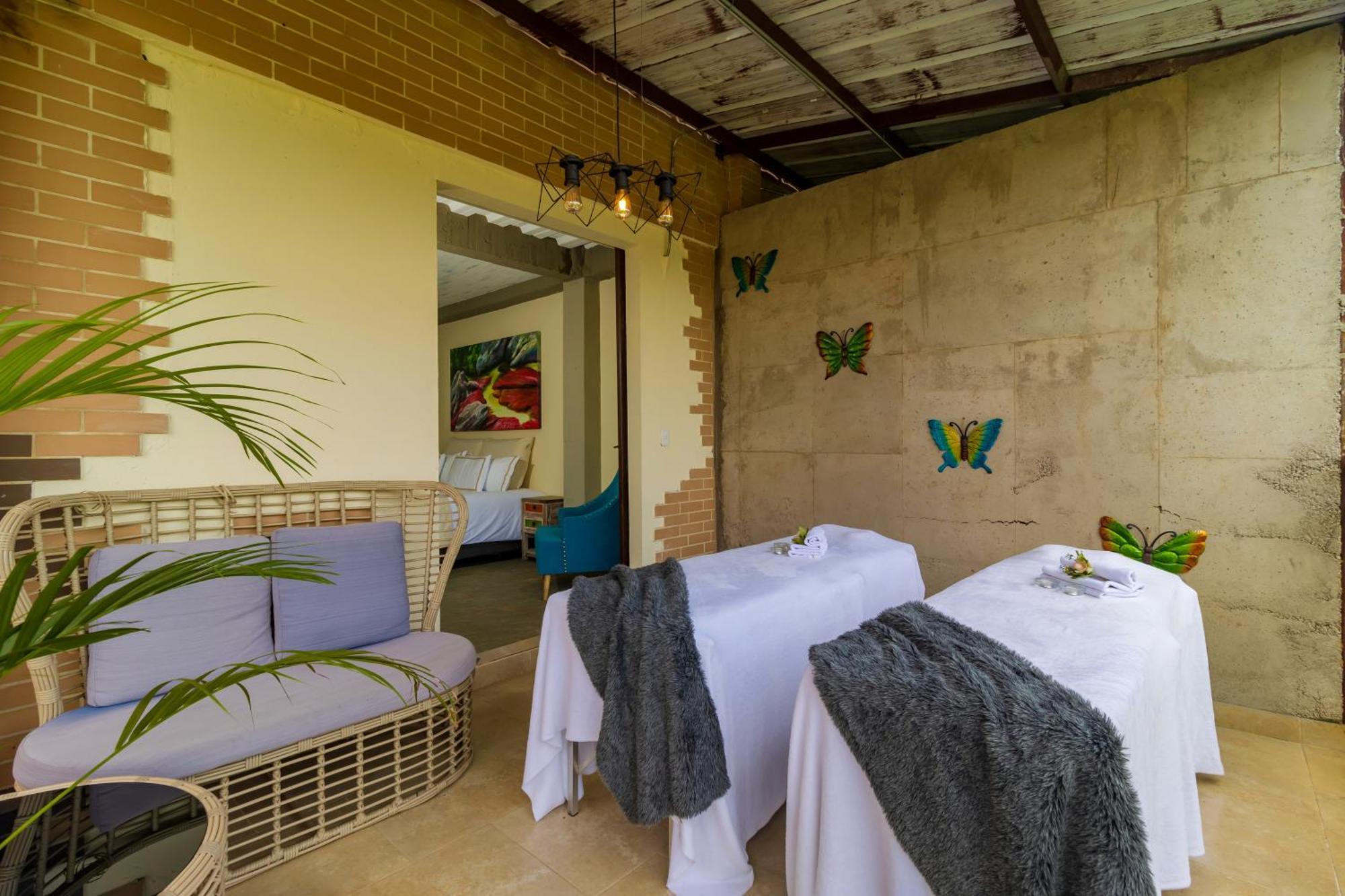 Nq Hotel Orinoquia Granja Campo Alegre エクステリア 写真